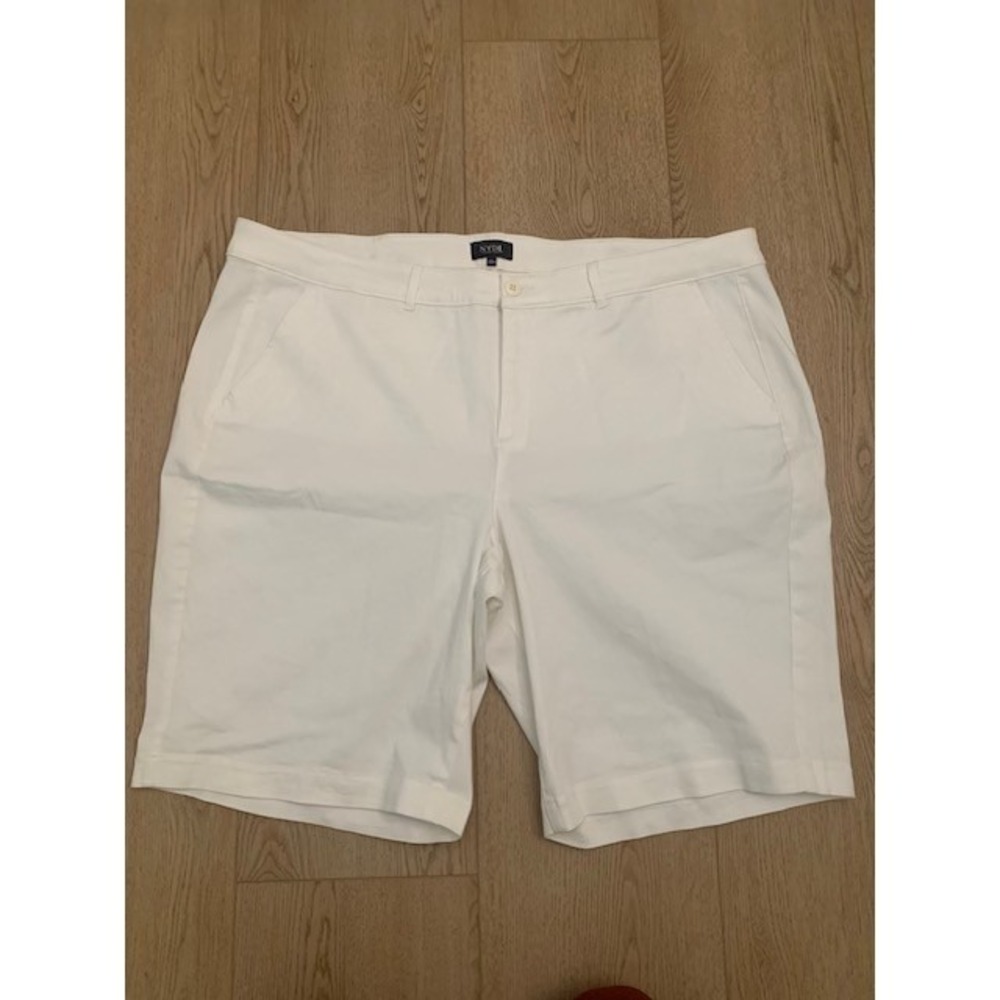NYDJ Optic White Briella Chino Shorts Plus Size 20W Lift Tuck Stretch Twill